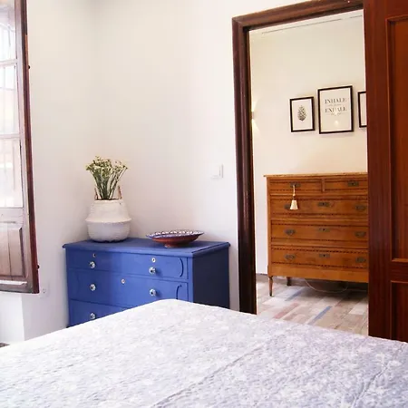 Casa De Pueblo En Pleno Centro Nyaraló *