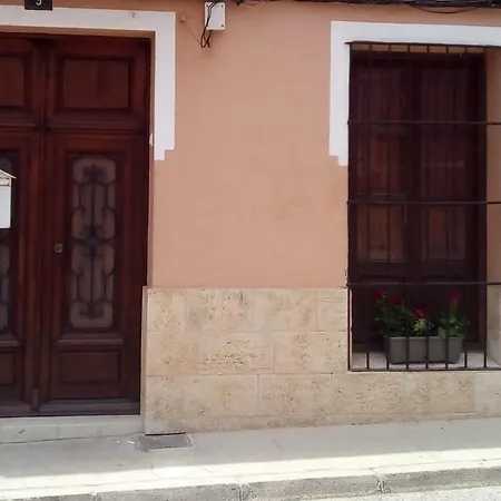 Casa De Pueblo En Pleno Centro