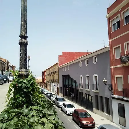 Casa De Pueblo En Pleno Centro Nyaraló *